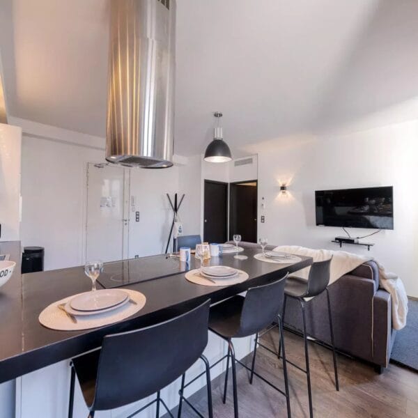 Appartement Cannes Gambetta : 3 pièces, refait à neuf, moderne et contemporain