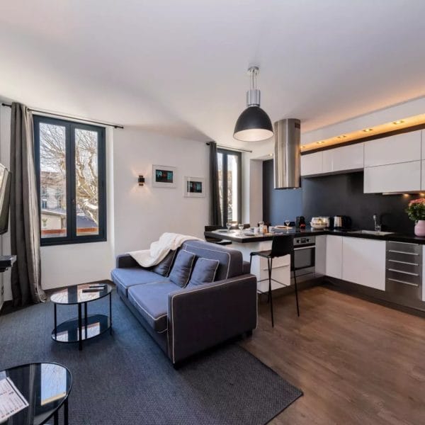 Appartement Cannes Gambetta : 3 pièces, refait à neuf, moderne et contemporain