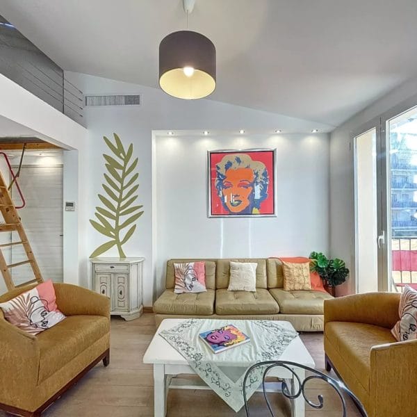 Apartment Cannes Anglais : 2 bedrooms, sleeps 7, south-facing balcony, mezzanine