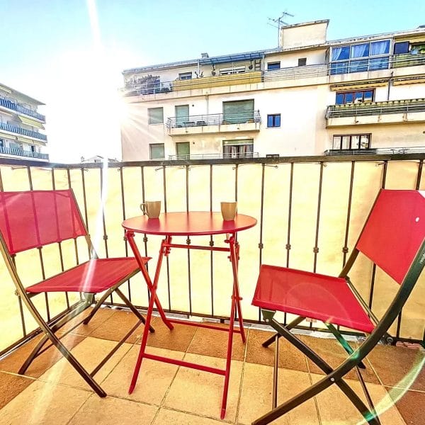 Apartment Cannes Anglais : 2 bedrooms, sleeps 7, south-facing balcony, mezzanine