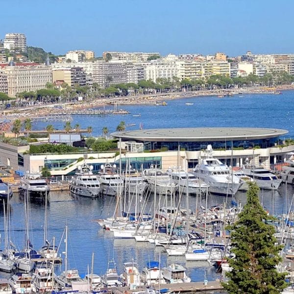 Appartement Cannes : coquet 2 pièces refait à neuf, cœur de ville