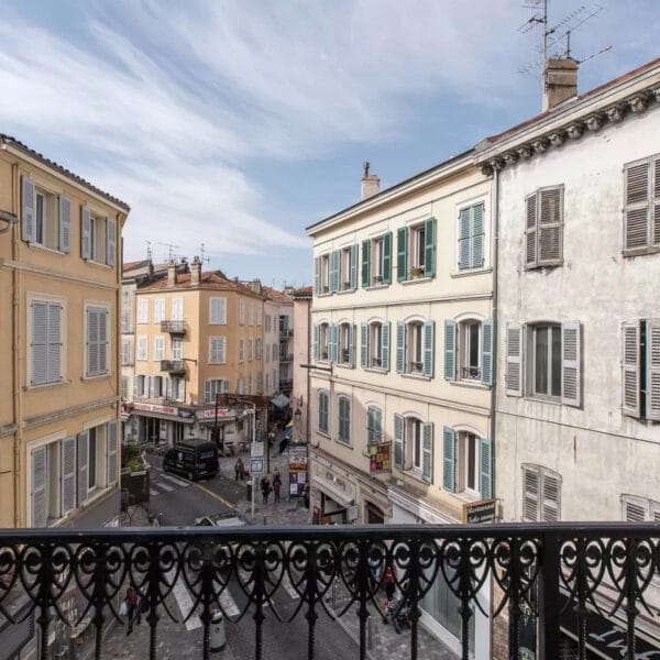 Appartement Cannes : grand 2 pièces, 4 personnes, balconnet, proche Palais