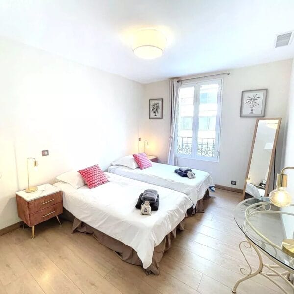 Appartement Cannes Anglais : 3 / 4 pièces, 7 personnes, balcon sud, mezzanine