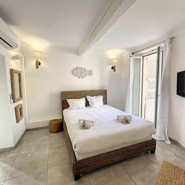 Appartement Cannes : grand 2 pièces, 4 personnes, balconnet, proche Palais
