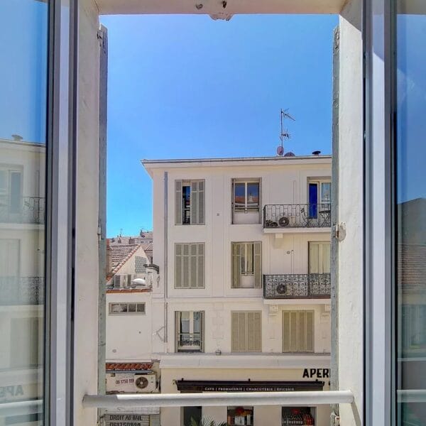 Apartment Cannes: charming 1-bedroom apartment, renovated, in the heart of town