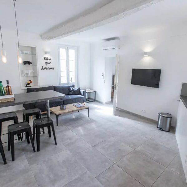 Apartment Cannes : bright 1-bedroom, 4 persons, balconnet, near Palais
