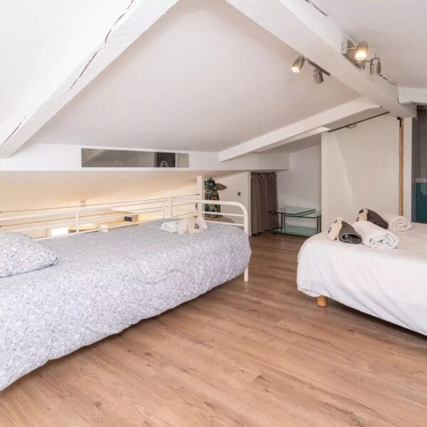 Appartement Cannes Anglais : 3 / 4 pièces, 7 personnes, balcon sud, mezzanine