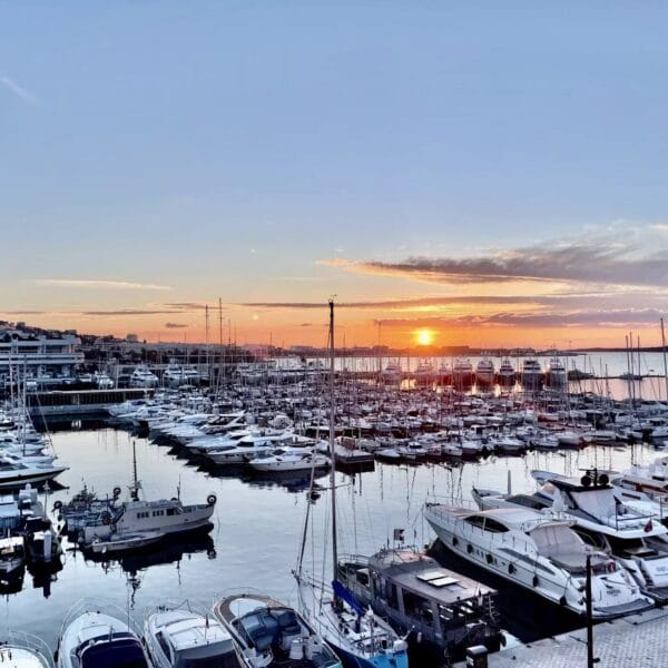 Apartment Cannes: splendid 2-bedrooms duplex apartment, high floor, sea view, terrace