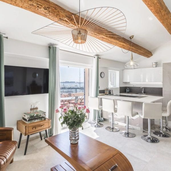 Appartement Cannes : splendide 3 pièces duplex, étage élevé, vue mer, terrasse