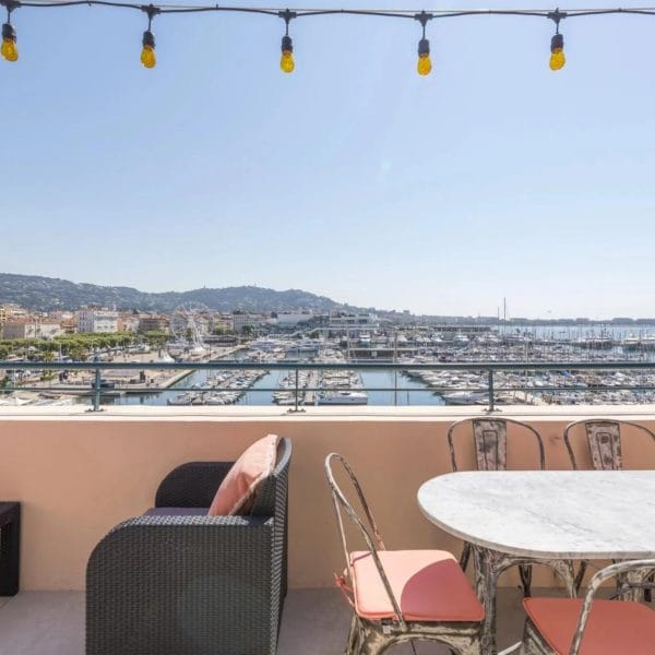 Appartement Cannes : splendide 3 pièces duplex, étage élevé, vue mer, terrasse