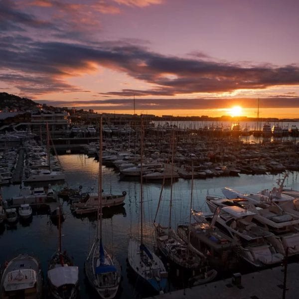 Appartement Cannes : splendide 3 pièces duplex, étage élevé, vue mer, terrasse