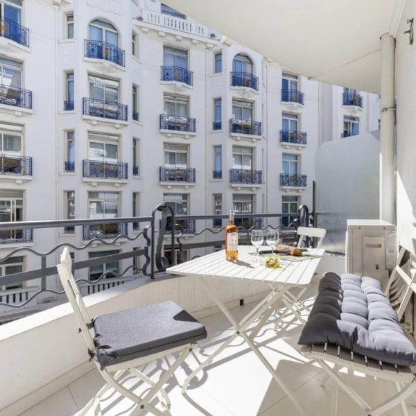 Appartement Cannes : superbe 3 pièces, aperçu mer, terrasse, proche centre et Croisette