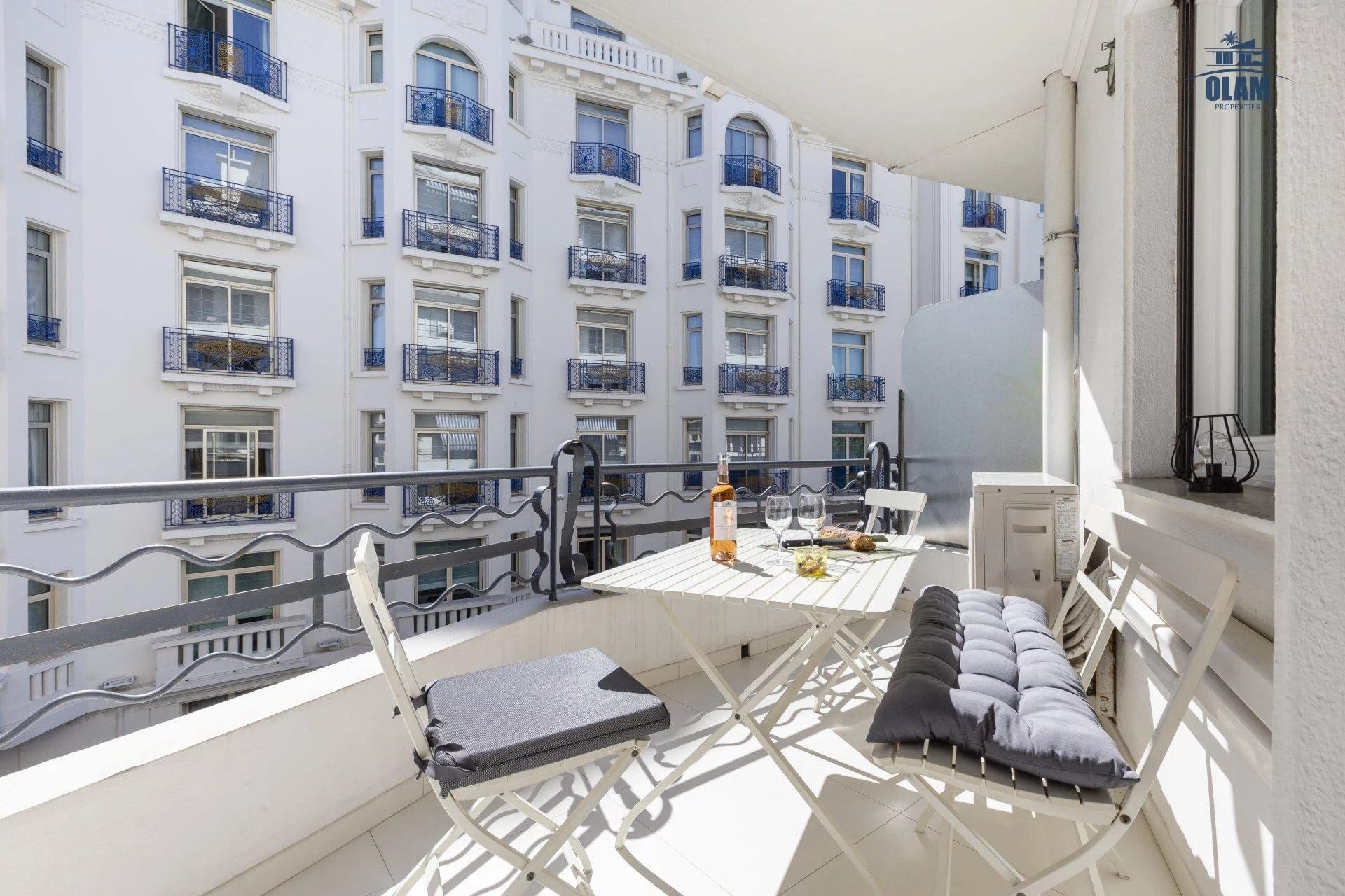 Appartement Cannes : superbe 3 pièces, aperçu mer, terrasse, proche centre et Croisette