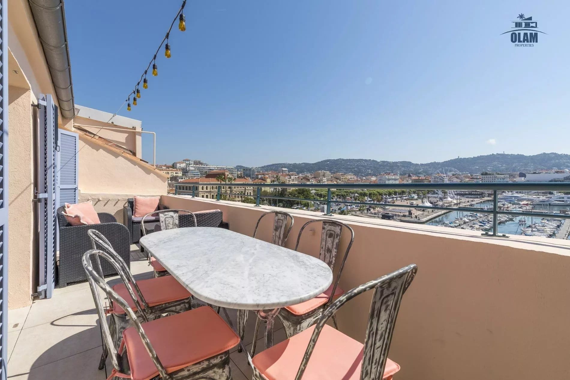 Appartement Cannes : splendide 3 pièces duplex, étage élevé, vue mer, terrasse