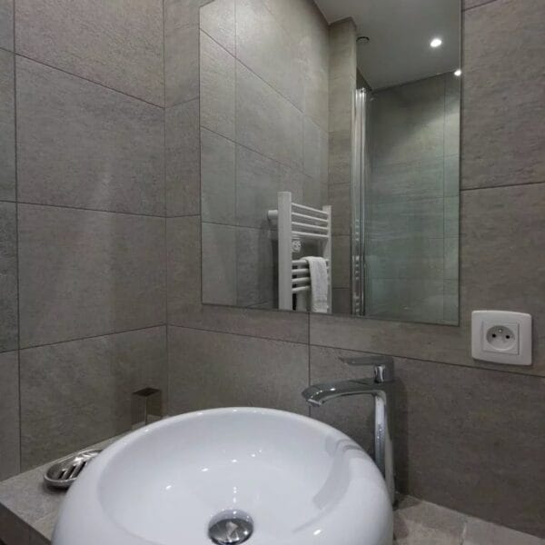 Appartement Cannes Gambetta : 3 pièces contemporain, proche commerces