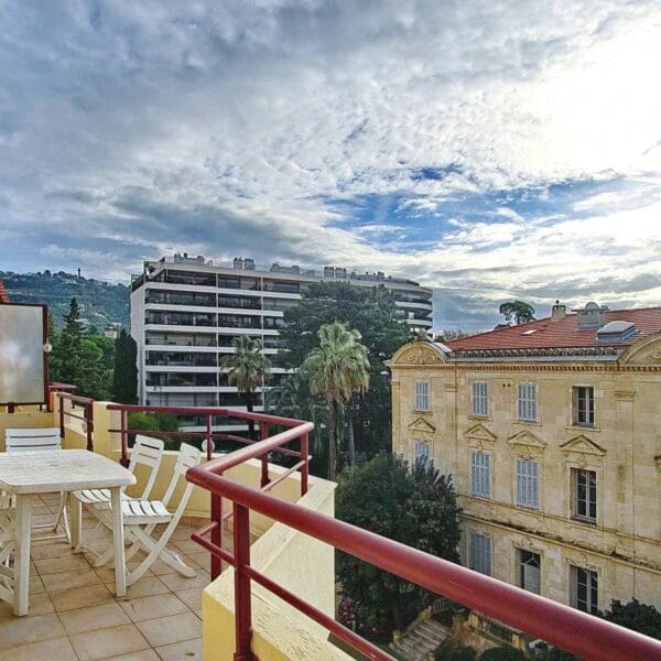 Apartment Cannes: spacious 4 bedrooms, swimming pool, terrace and balcony