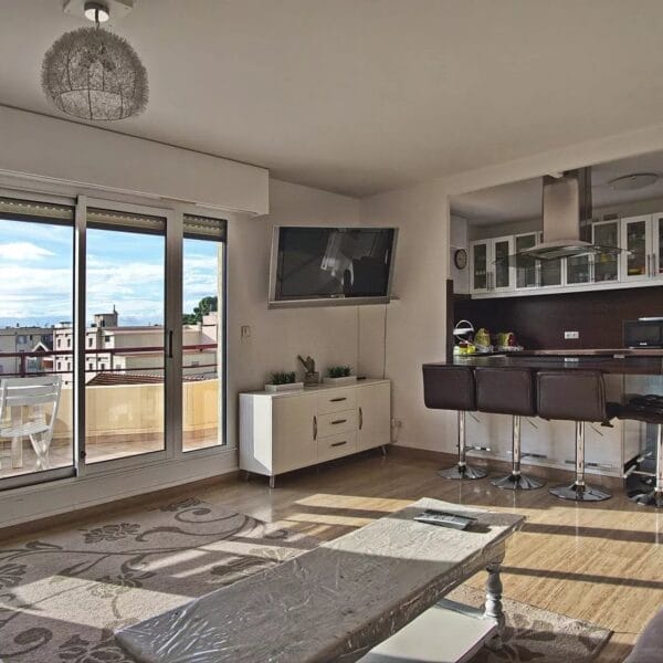 Apartment Cannes: spacious 4 bedrooms, swimming pool, terrace and balcony