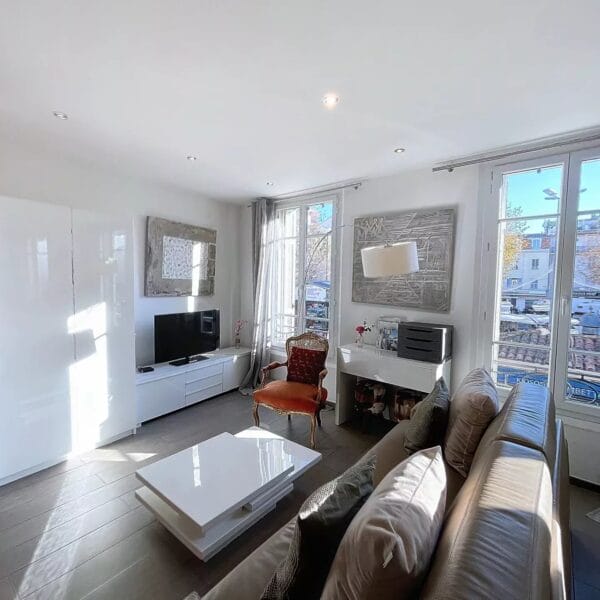 Appartement Cannes Gambetta : 3 pièces contemporain, proche commerces