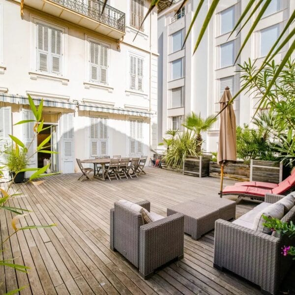 Appartement Cannes Centre : grand 3 pièces, 100m², terrasse, proche Croisette