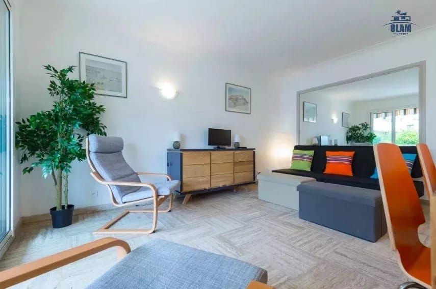 1 bedroom close to the beach