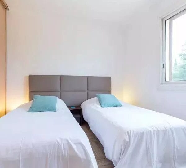 1 bedroom close to the beach