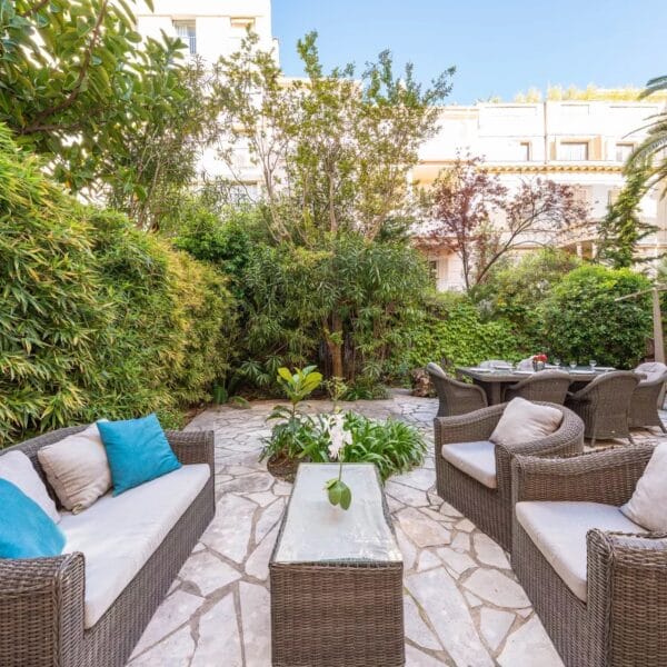 Cannes : Luxueux appartement 4 chambres avec jardin sur la Croisette