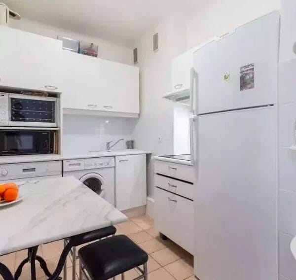 Cannes: charming 2-room apartment with terrace in the city center