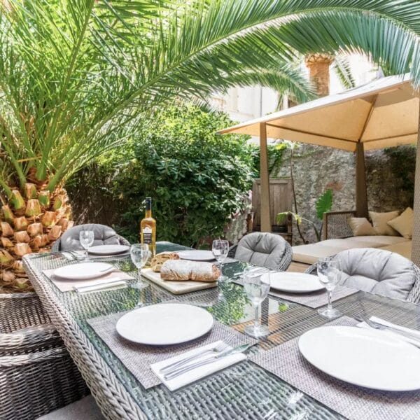 Cannes : Luxueux appartement 4 chambres avec jardin sur la Croisette