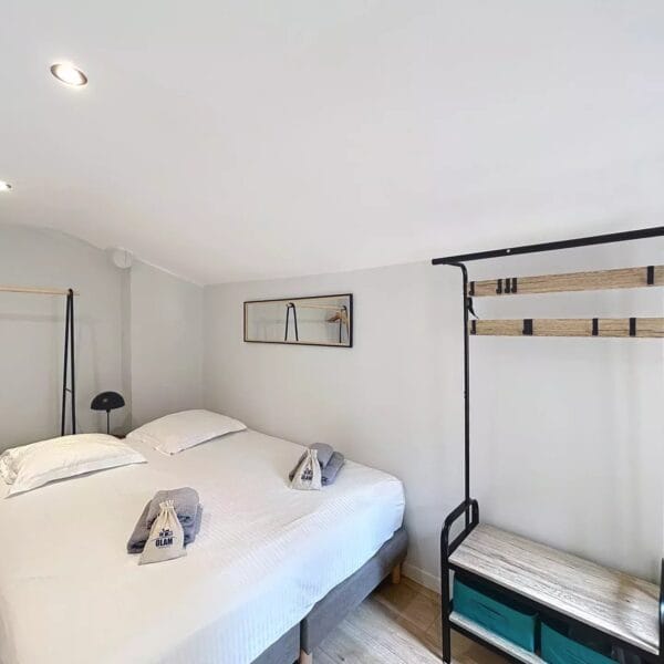 Cannes: Lovely, quiet one-bedroom apartment in the city center