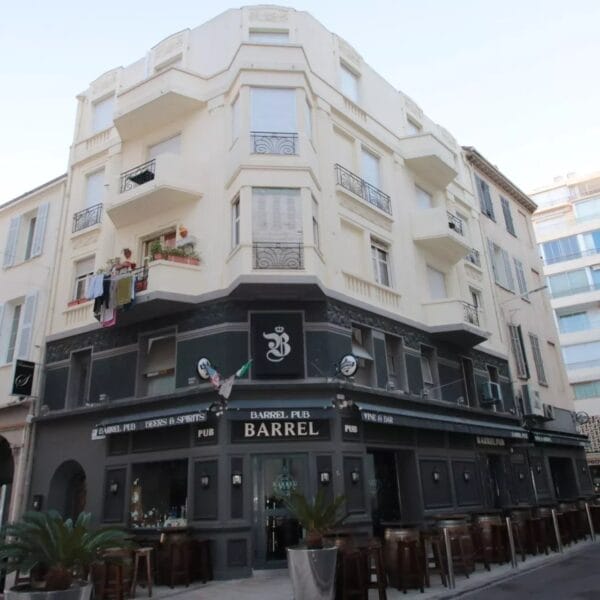 Apartment Cannes : 1-bedrooms with balcony, trendy area of Cannes
