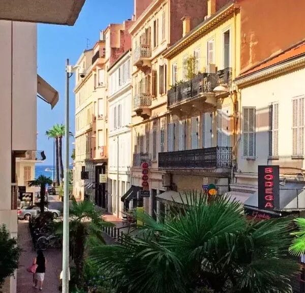 Cannes: charming, quiet studio in the city center