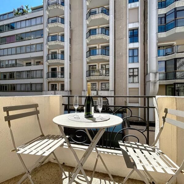 Appartement Cannes : 2 Pièces avec balconnet, quartier branché de Cannes