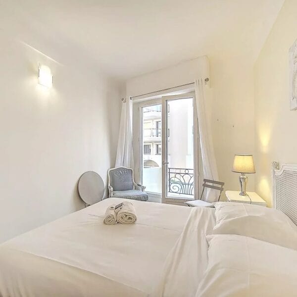 Appartement Cannes : 2 Pièces avec balconnet, quartier branché de Cannes