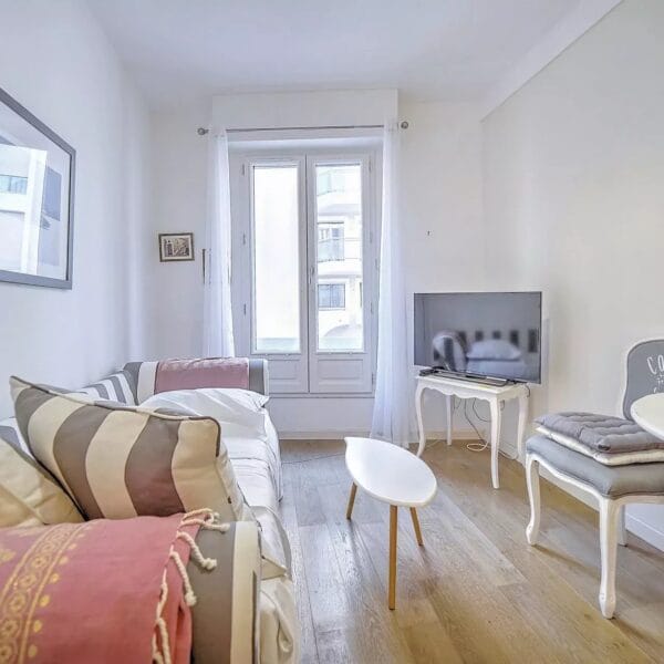 Apartment Cannes : 1-bedrooms with balcony, trendy area of Cannes