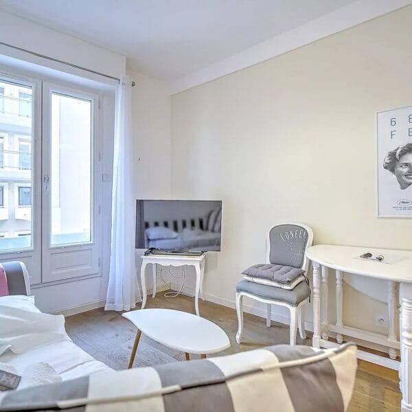 Apartment Cannes : 1-bedrooms with balcony, trendy area of Cannes