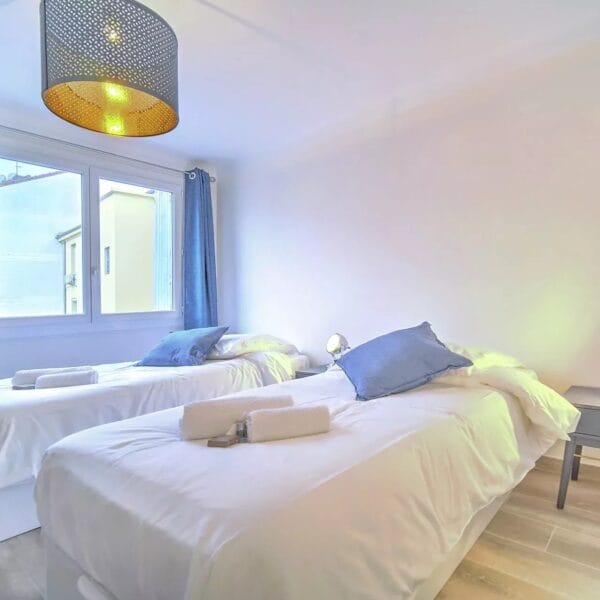 Cannes apartment: superb bright 4-room apartment, residence with elevator, open kitchen