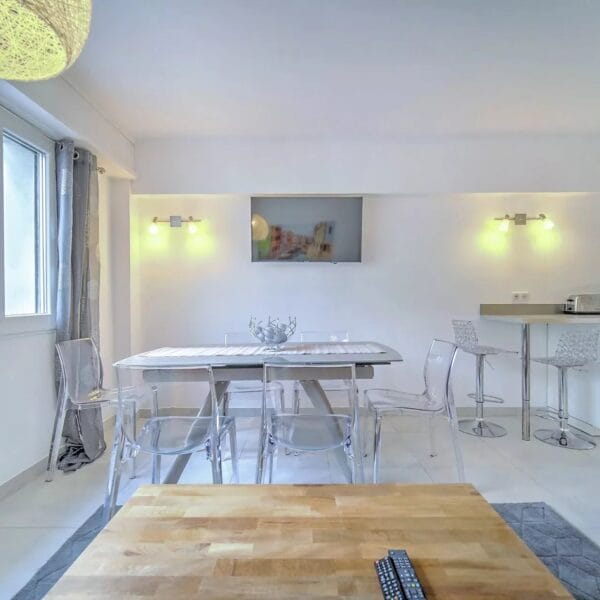 Cannes apartment: superb bright 4-room apartment, residence with elevator, open kitchen