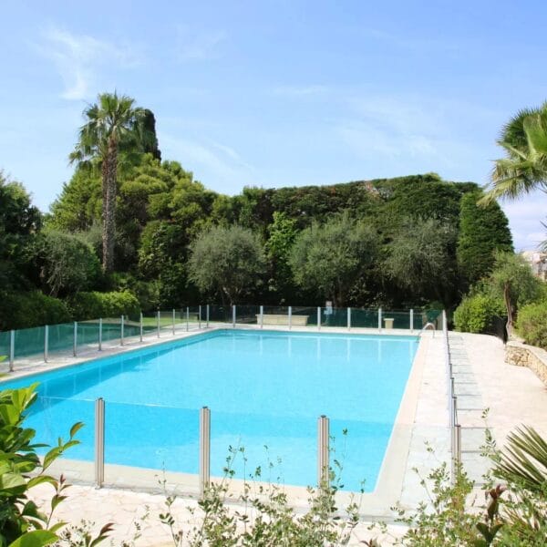 Apartment Cannes: 2 bedrooms in superb residence with swimming pool