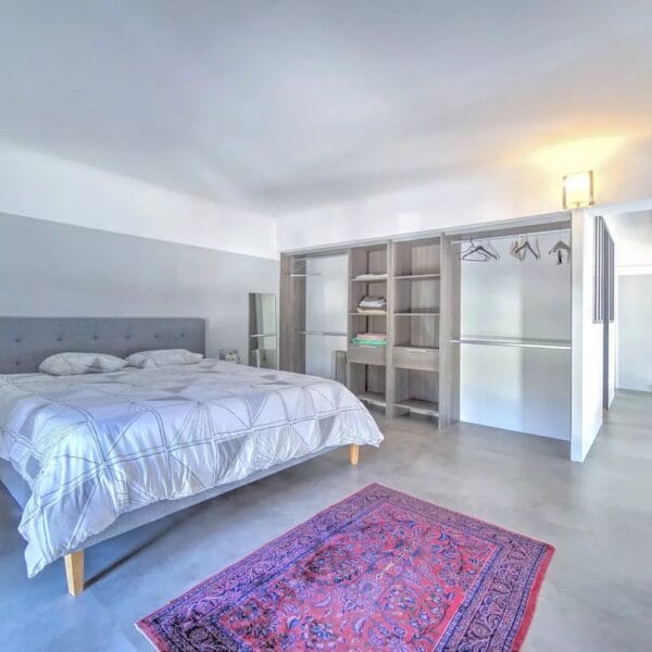 Apartment Cannes: sublime 4-room duplex with spacious contemporary style and natural wood