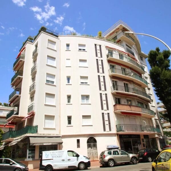 Apartment Cannes: 2-bedrooms with balcony, near beaches and Croisette