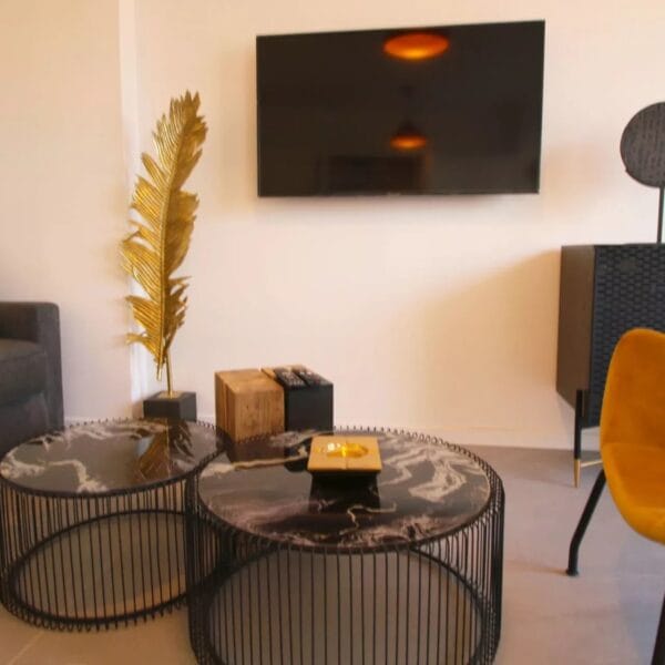 Apartment Cannes: 2-bedrooms with balcony, near beaches and Croisette