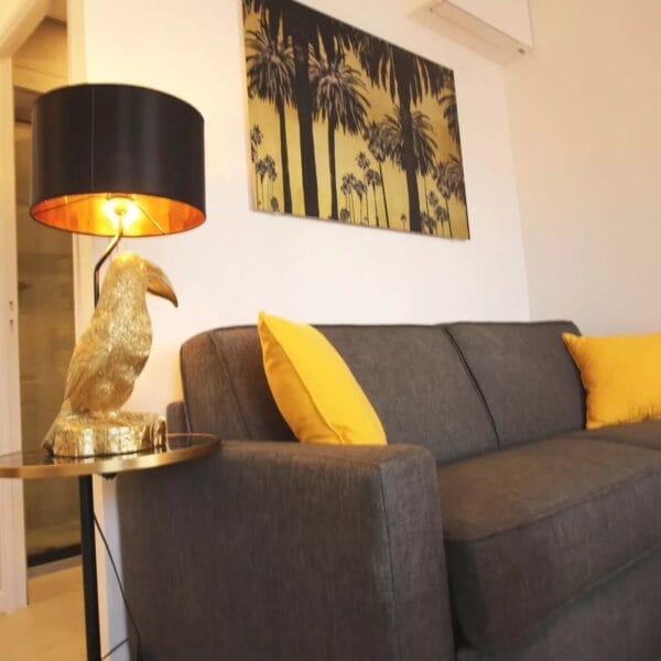 Apartment Cannes: 2-bedrooms with balcony, near beaches and Croisette