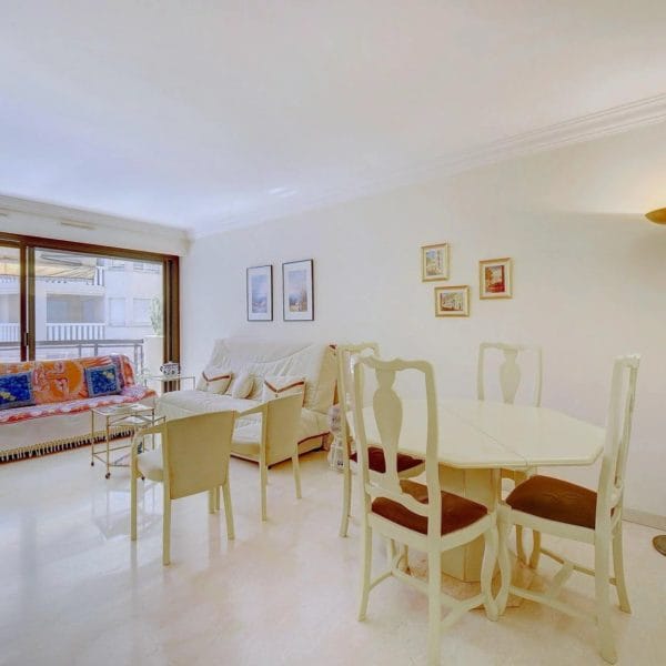 Appartement Cannes : spacieux 2 pièces idéalement situé, vue mer