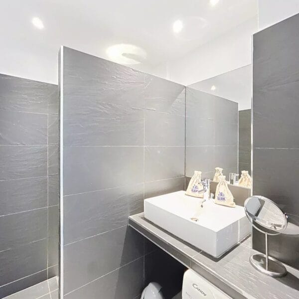 Cannes: Palm Beach area – 1 bedroom – Sea view