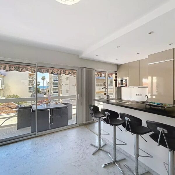 Cannes: Palm Beach area – 1 bedroom – Sea view