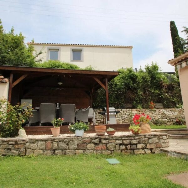 House Le Cannet : pretty house in the hills, 2 bedrooms, garden and barbecue