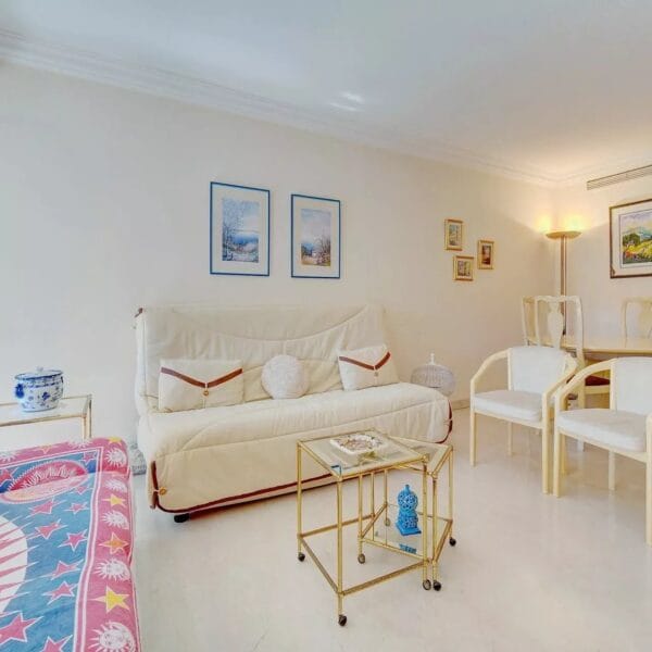 Apartment Cannes: spacious 1-bedroom apartment ideally located, sea view