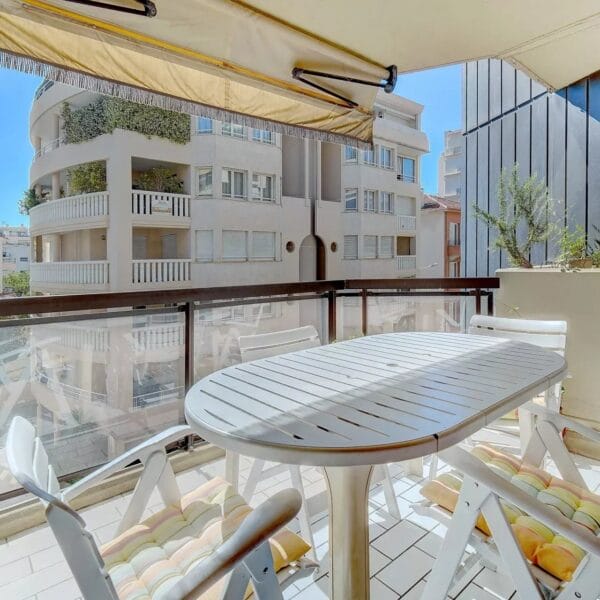 Appartement Cannes : spacieux 2 pièces idéalement situé, vue mer