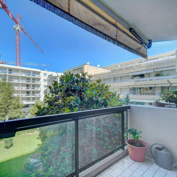 Appartement Cannes : spacieux 2 pièces idéalement situé, vue mer