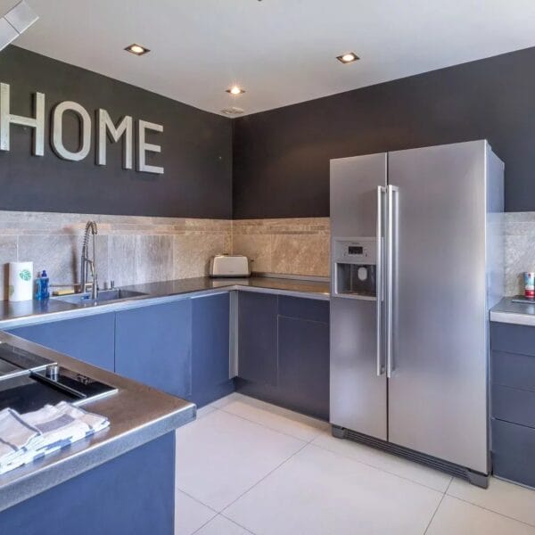Cannes: gorgeous modern quiet villa swimming pool, premium amenities